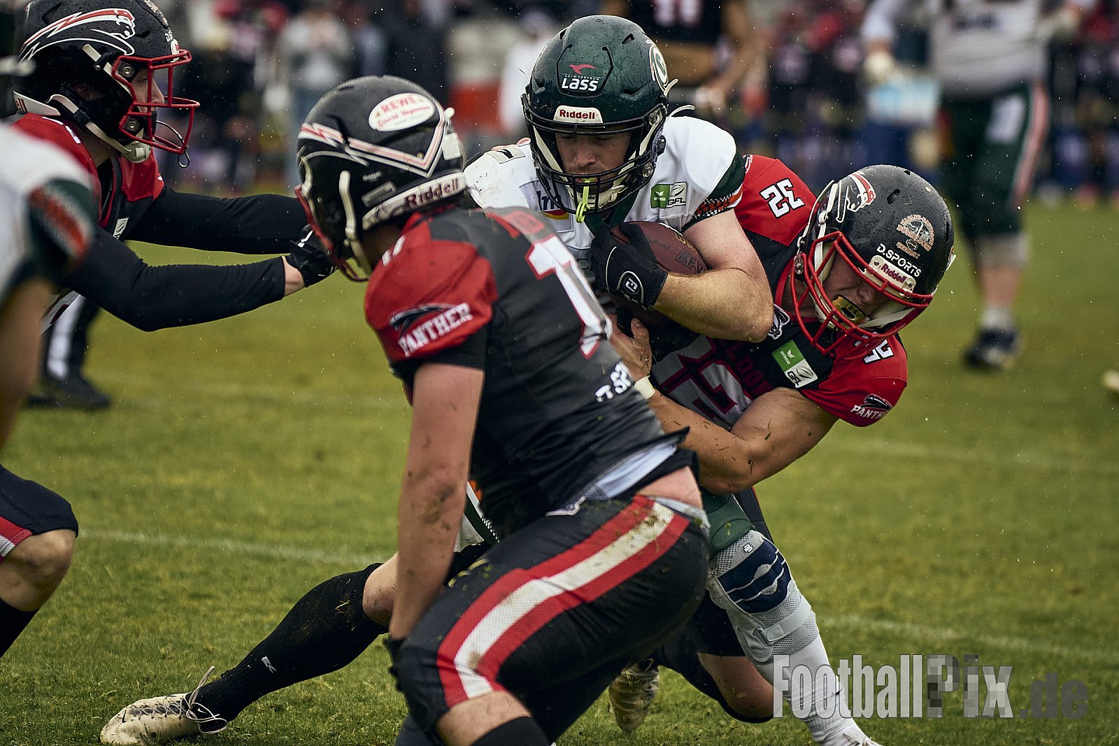 GFL | Düsseldorf Panther vs. Kiel Baltic Hurricanes | 24.05.2025 | Stadion VfL Benrath , 40597 Düsseldorf | Punkte Endstand 14 : 30 | Bildnummer: 2025-05-24_0613 - DPantherVsKielBalticHurricanes