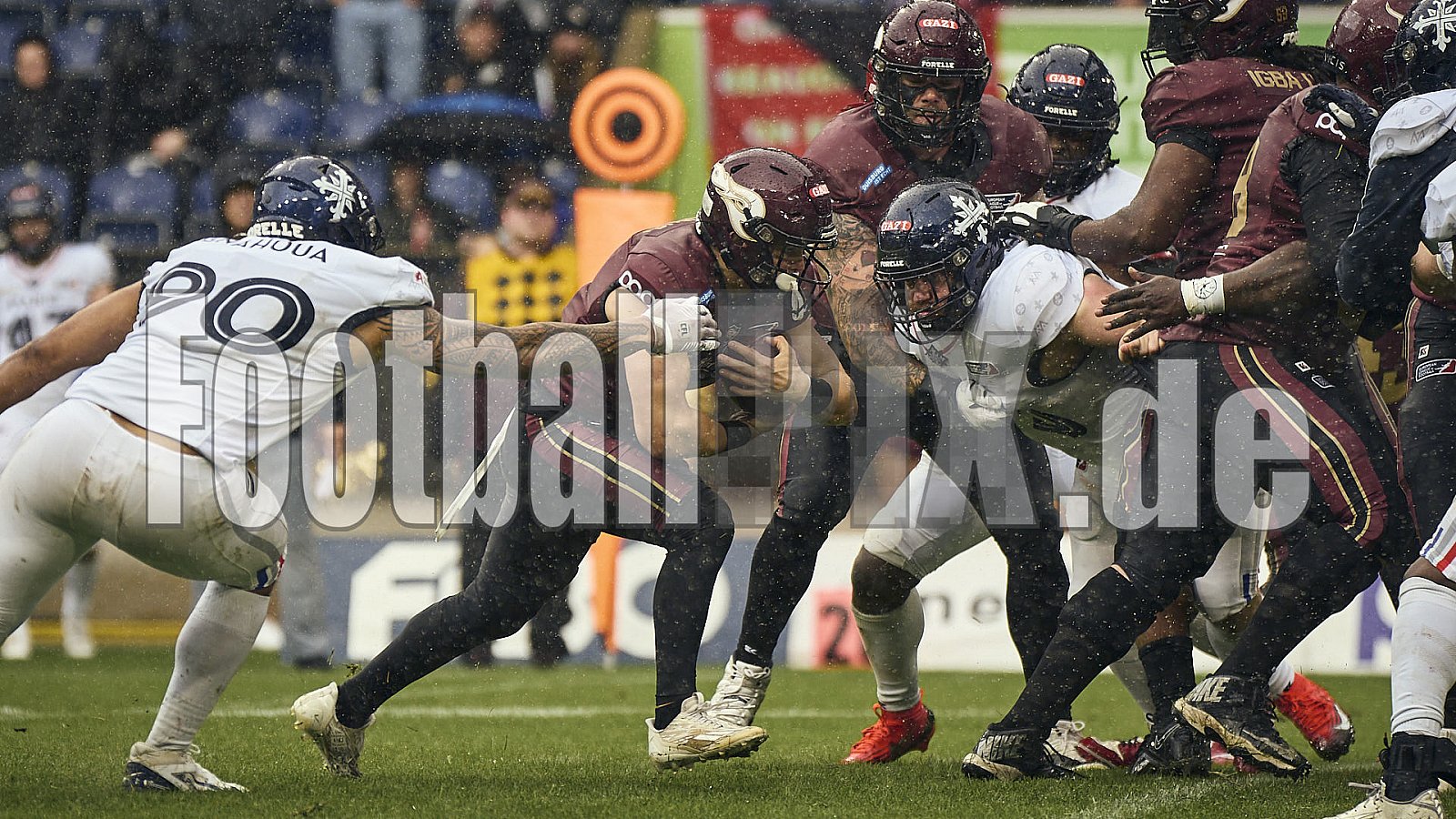 #6 Sergej Kendus, Defensive Back, Rhein Fire | ELF | Paris Musketeers at Rhein Fire |  Punkte Endstand 31 : 07 | Schauinsland-Reisen-Arena, Duisburg | 08.06.2025 | Bildnummer: 2025-06-08_0402 - ParisMusketeersAtRheinFire