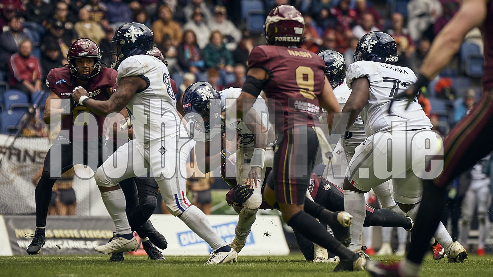 #8 Jaylon Henderson, Quarterback, Paris Musketeers | ELF | Paris Musketeers at Rhein Fire |  Punkte Endstand 31 : 07 | Schauinsland-Reisen-Arena, Duisburg | 08.06.2025 | Bildnummer: 2025-06-08_0732 - ParisMusketeersAtRheinFire