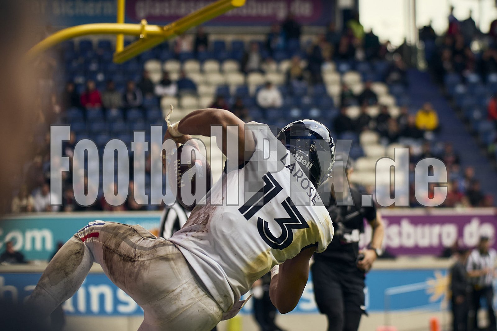 #13 Florian Larose, Wide Receiver, Paris Musketeers | ELF | Paris Musketeers at Rhein Fire |  Punkte Endstand 31 : 07 | Schauinsland-Reisen-Arena, Duisburg | 08.06.2025 | Bildnummer: 2025-06-08_0769 - ParisMusketeersAtRheinFire