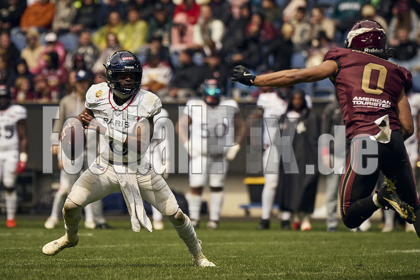 #8 Jaylon Henderson, Quarterback, Paris Musketeers | ELF | Paris Musketeers at Rhein Fire |  Punkte Endstand 31 : 07 | Schauinsland-Reisen-Arena, Duisburg | 08.06.2025 | Bildnummer: 2025-06-08_0930 - ParisMusketeersAtRheinFire