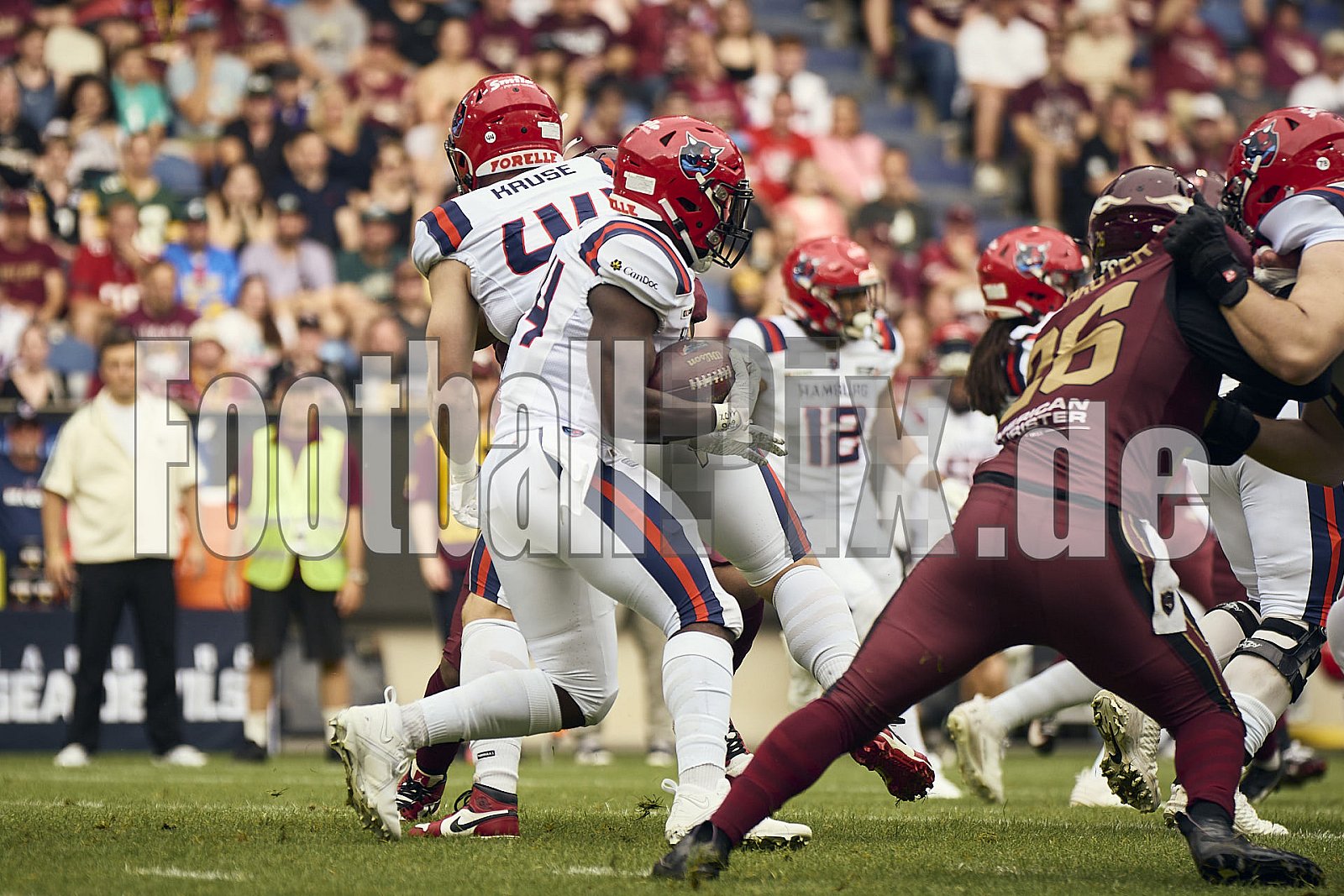 #4 Moritz Maack, Quarterback, Hamburg Sea Devils | ELF | Hamburg Sea Devils at Rhein Fire |  Punkte Endstand 0 : 43 | Schauinsland-Reisen-Arena, Duisburg | 14.06.2025 - HamburgSeaDevilsAtRheinFire