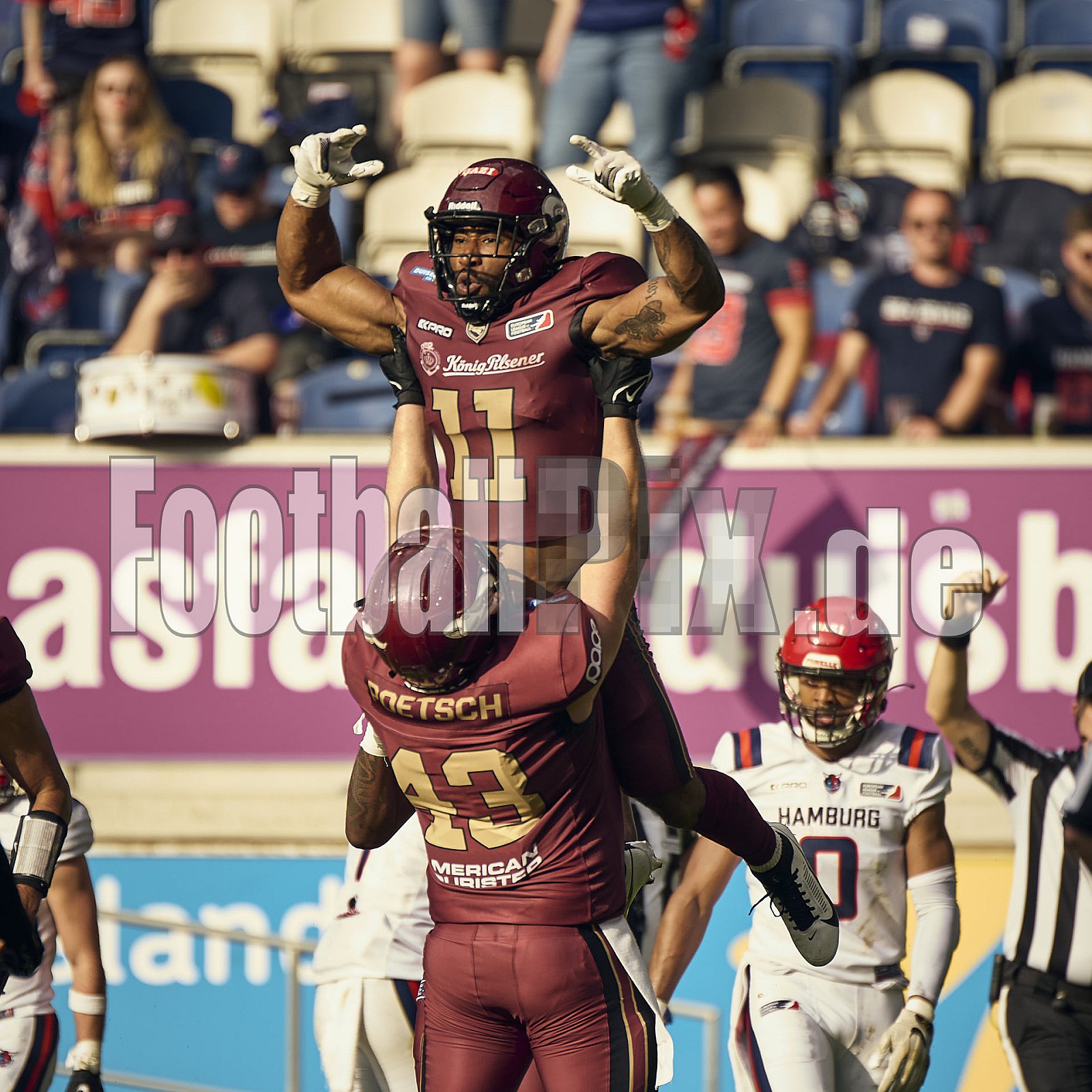 #11 Jonathan Scott, Fullback, Rhein Fire | Touchdown | ELF | Hamburg Sea Devils at Rhein Fire |  Punkte Endstand 0 : 43 | Schauinsland-Reisen-Arena, Duisburg | 14.06.2025 - HamburgSeaDevilsAtRheinFire