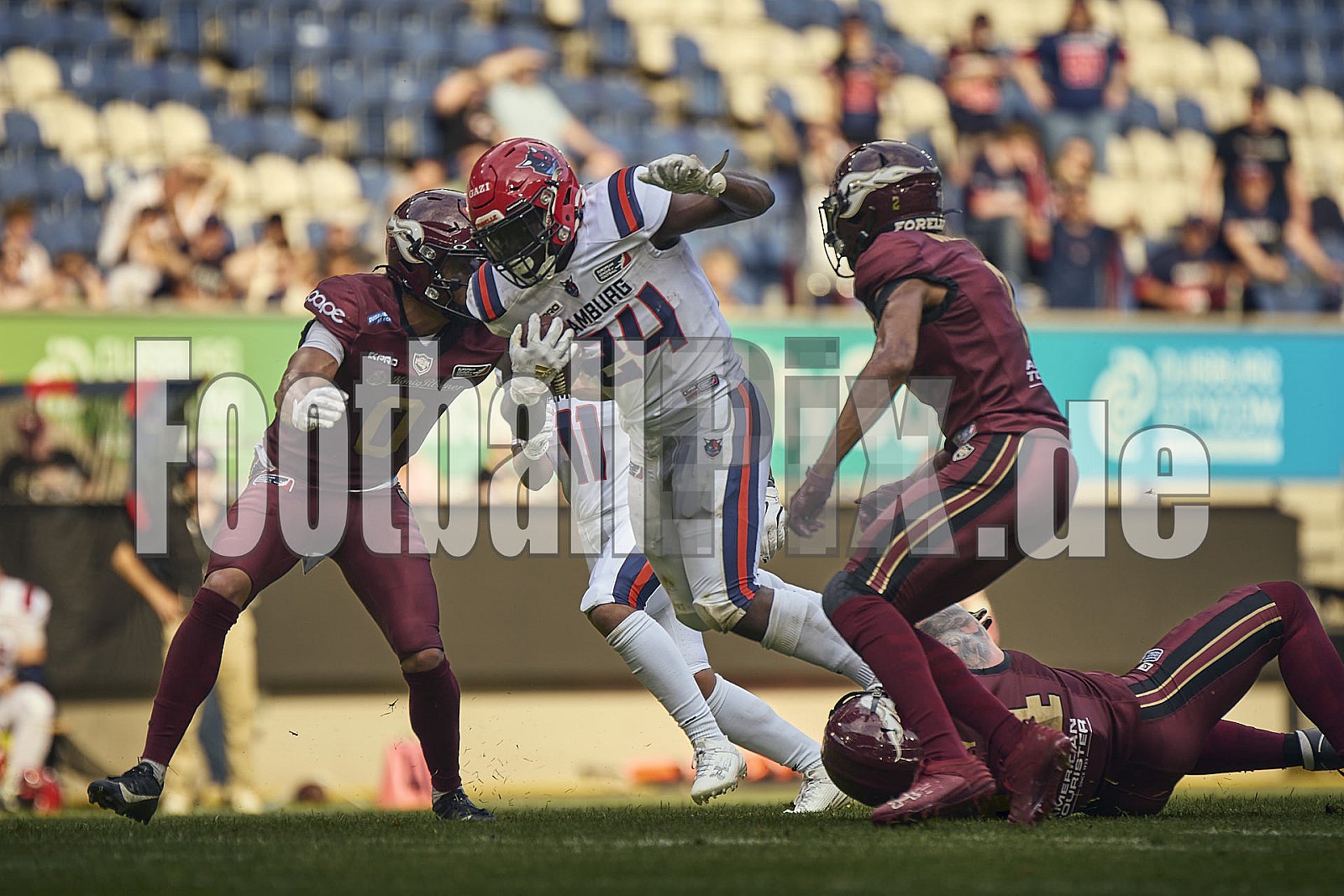 #24 Chrisman Kyei, Running Back, Hamburg Sea Devils | ELF | Hamburg Sea Devils at Rhein Fire |  Punkte Endstand 0 : 43 | Schauinsland-Reisen-Arena, Duisburg | 14.06.2025 - HamburgSeaDevilsAtRheinFire