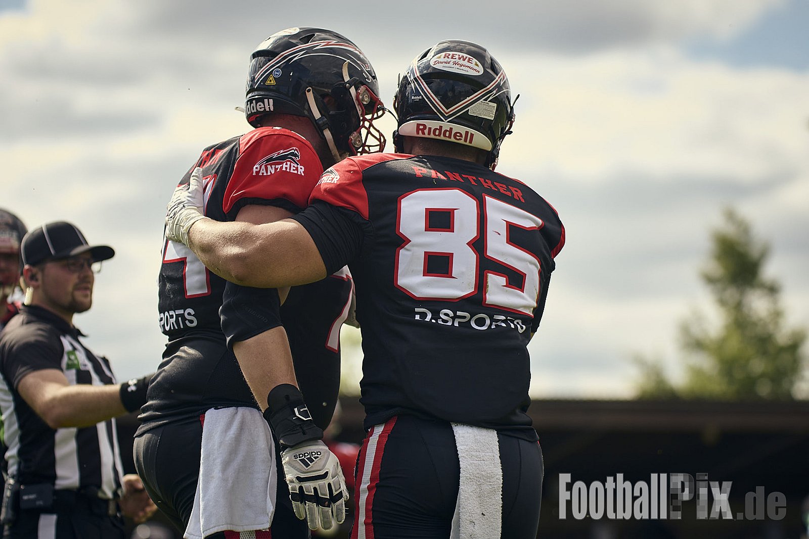 #85 Christopher Kähler, Offense, Düsseldorf Panther | Touchdown | GFL | Düsseldorf Panther vs. Pforzheim Wilddogs |  Punkte Endstand 14 : 07 | Stadion Benrath, Düsseldorf | 28.06.2025 | Job ID: 2025-06-28_0451 - DPantherVsPforzheimWilddogs