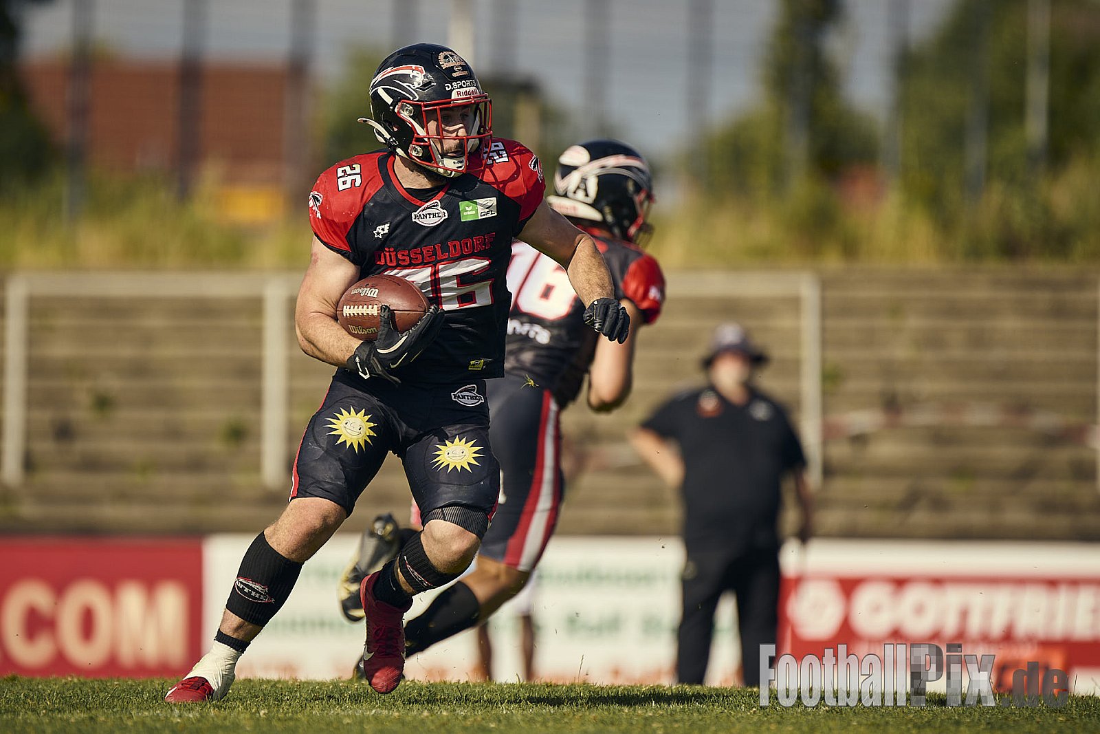 #16 Cole James Stenstrom, Offense, Düsseldorf Panther | GFL | Düsseldorf Panther vs. Pforzheim Wilddogs |  Punkte Endstand 14 : 07 | Stadion Benrath, Düsseldorf | 28.06.2025 | Job ID: 2025-06-28_0906 - DPantherVsPforzheimWilddogs