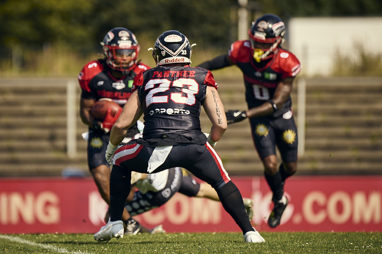 #23 Tho­mas Rockel, Offense, Düsseldorf Panther | GFL | Düsseldorf Panther vs. Paderborn Dolphins |  Punkte Endstand 28 : 24 | Stadion Benrath, Dusseldorf | 09.08.2025 | Job ID: 2025-08-09_0235 - DPantherPaderbornVsPaderbornDolphins