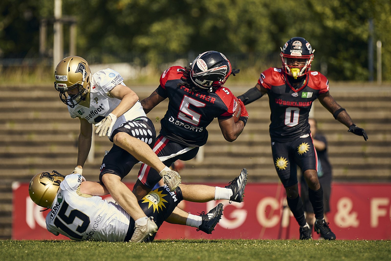 #5 Rod­ney Robin­son, Defense, Düsseldorf Panther | GFL | Düsseldorf Panther vs. Paderborn Dolphins |  Punkte Endstand 28 : 24 | Stadion Benrath, Dusseldorf | 09.08.2025 | Job ID: 2025-08-09_0305 - DPantherPaderbornVsPaderbornDolphins