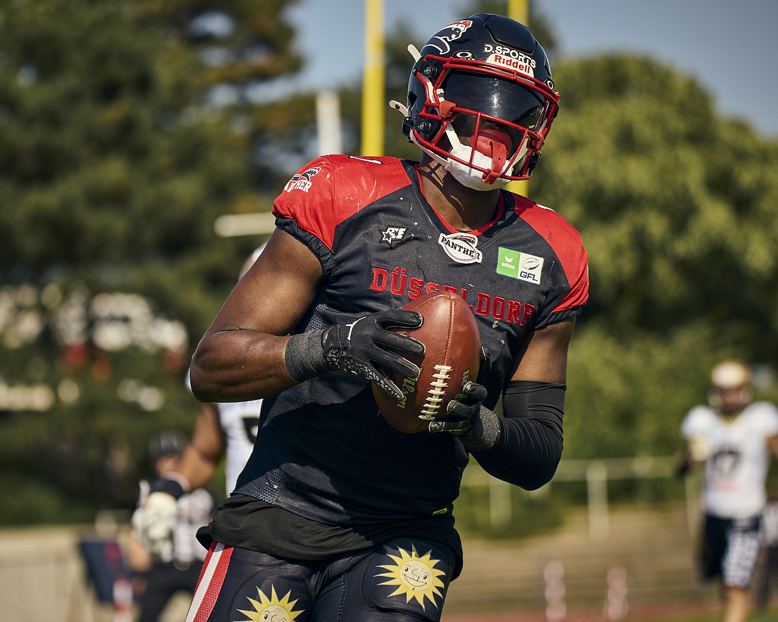 #1 James Agwu Okike, Offense, Düsseldorf Panther | GFL | Düsseldorf Panther vs. Paderborn Dolphins |  Punkte Endstand 28 : 24 | Stadion Benrath, Dusseldorf | 09.08.2025 | Job ID: 2025-08-09_0436 - DPantherPaderbornVsPaderbornDolphins