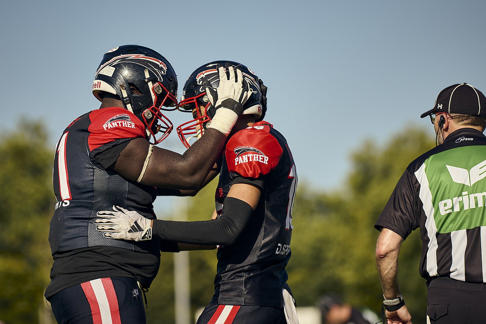 #10 Julien Vast, Offense, Düsseldorf Panther, Touchdown, GFL | Düsseldorf Panther vs. Paderborn Dolphins |  Punkte Endstand 28 : 24 | Stadion Benrath, Dusseldorf | 09.08.2025 | Job ID: 2025-08-09_0541 - DPantherPaderbornVsPaderbornDolphins