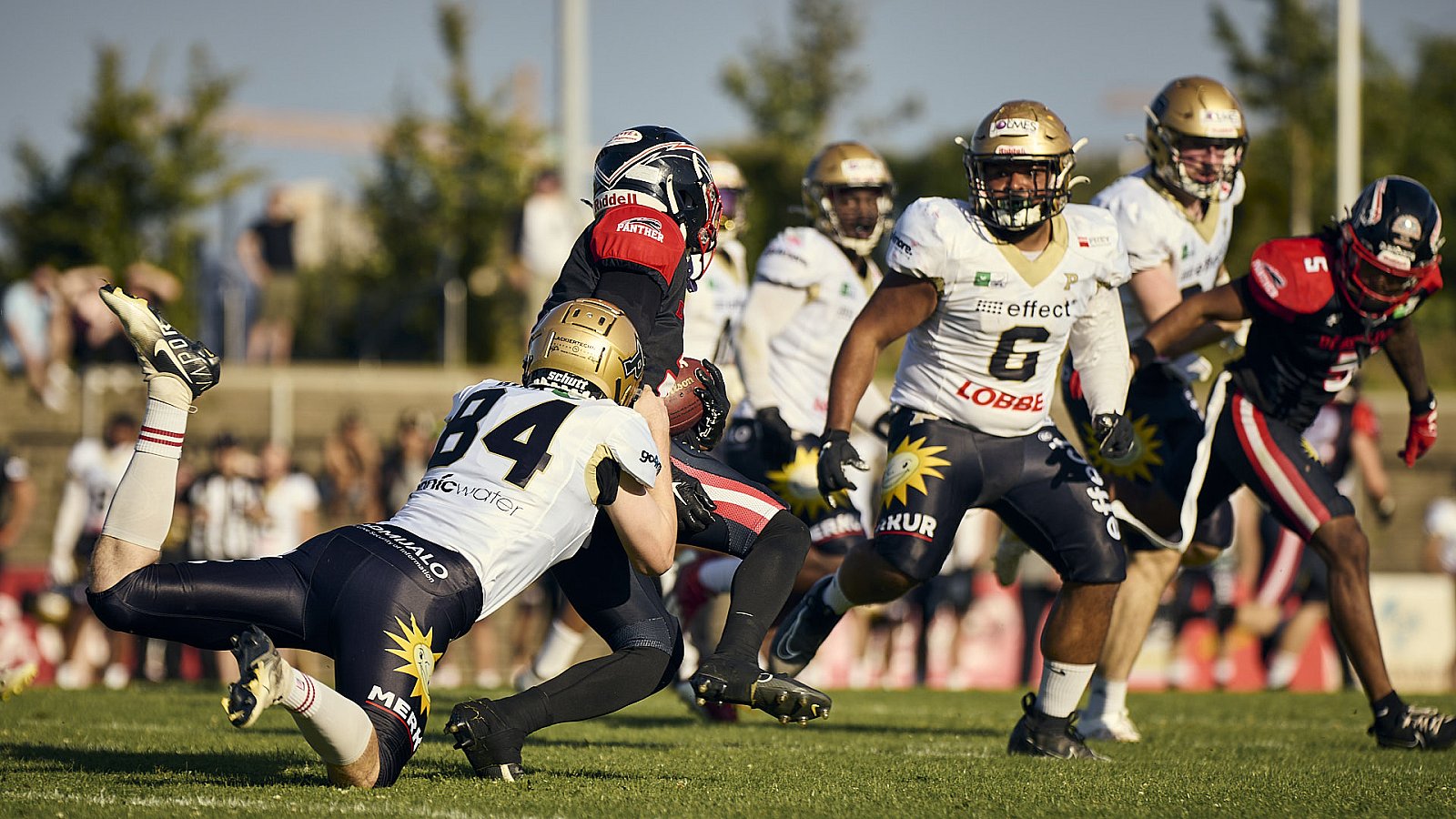 GFL | Düsseldorf Panther vs. Paderborn Dolphins |  Punkte Endstand 28 : 24 | Stadion Benrath, Dusseldorf | 09.08.2025 | Job ID: 2025-08-09_0610 - DPantherPaderbornVsPaderbornDolphins