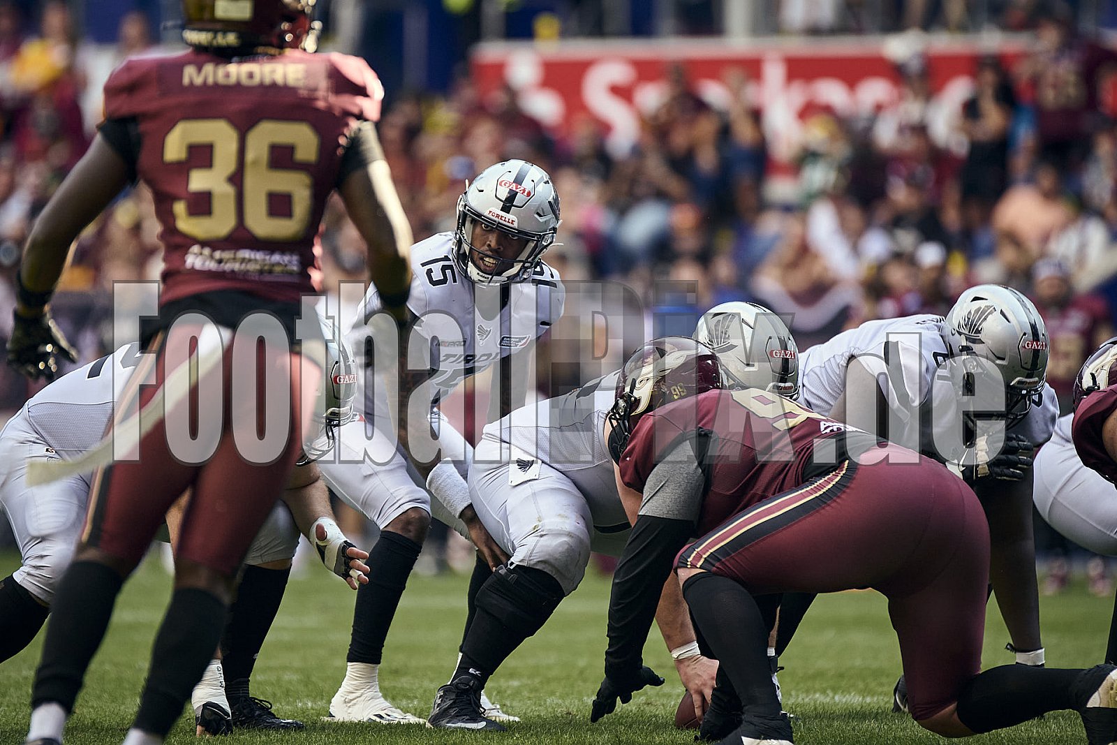 #15 N'Kosi Perry, Quarterback, Raiders Tirol | ELF | Raiders Tirol at Rhein Fire |  Punkte Endstand 24 : 34 | Schauinsland-Reisen-Arena, Duisburg | 10.08.2025 - RaidersTirolAtRheinFire